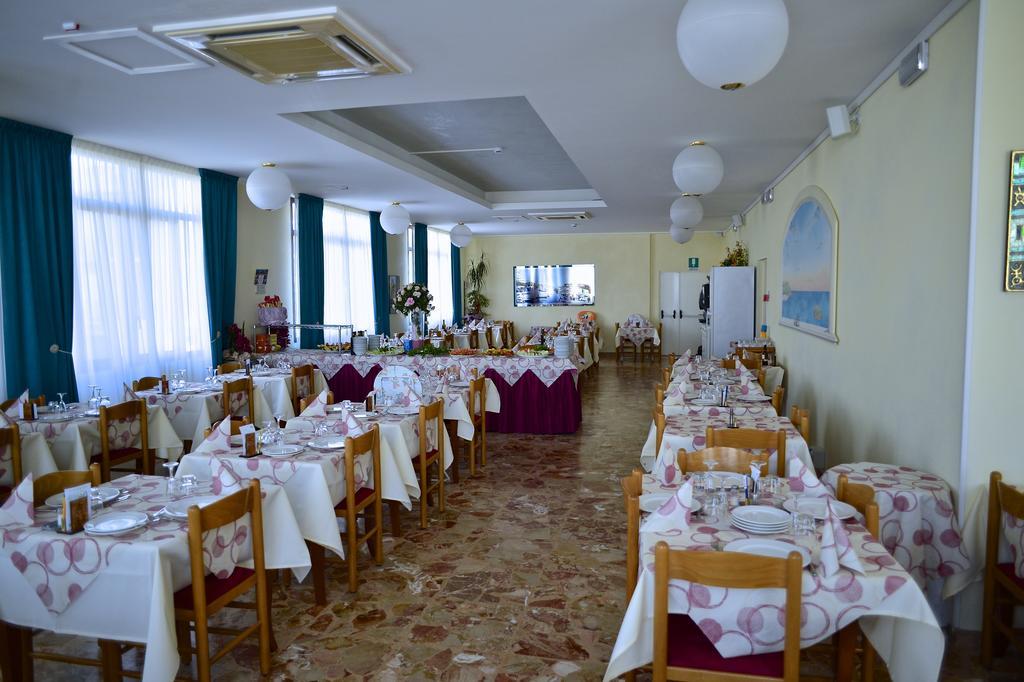 קרביה Hotel Gabry מראה חיצוני תמונה